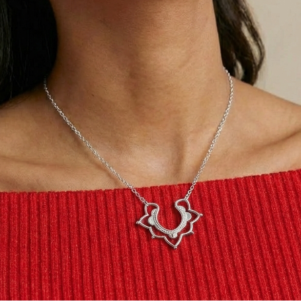 Collier floral simpliste