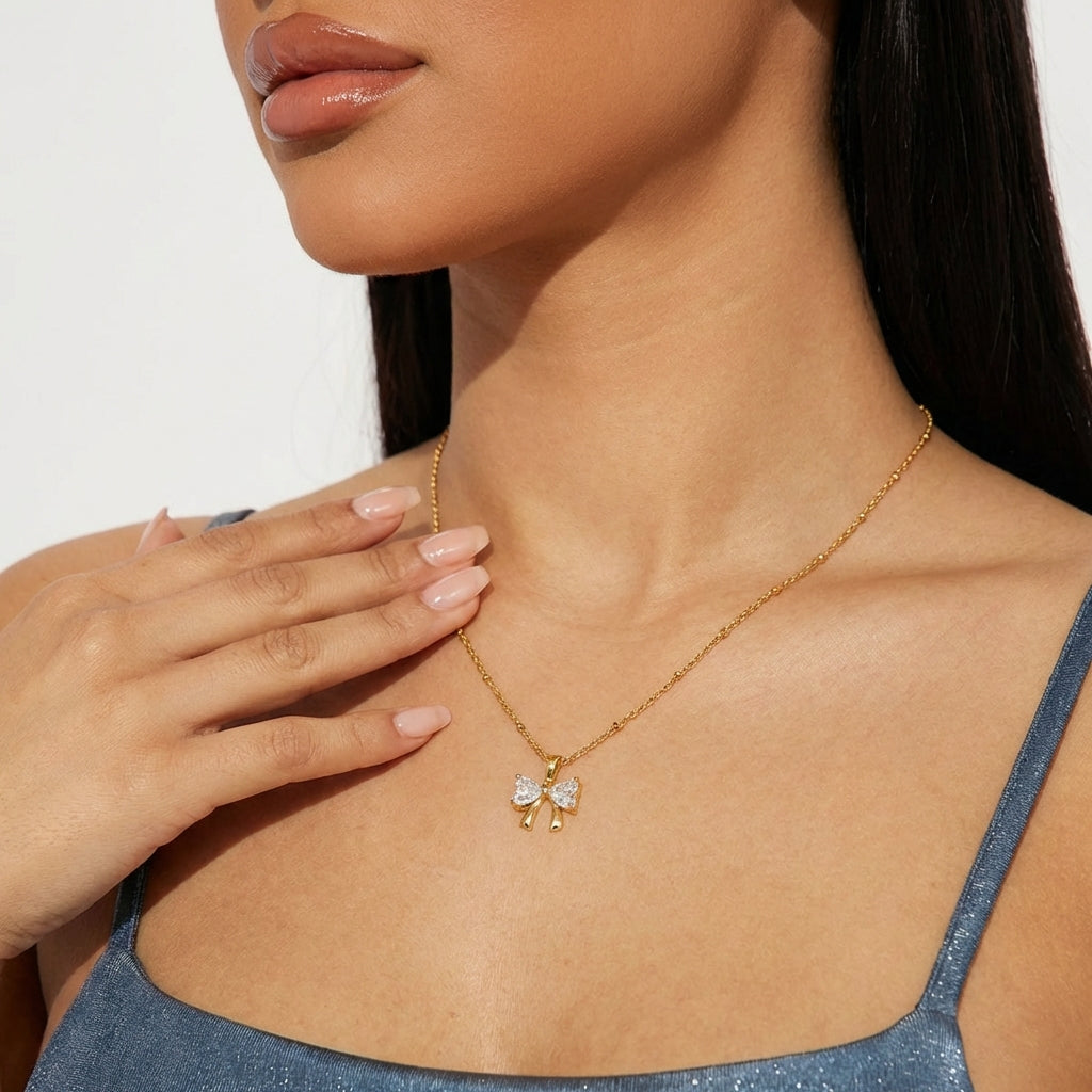 Collier pendentif nœud